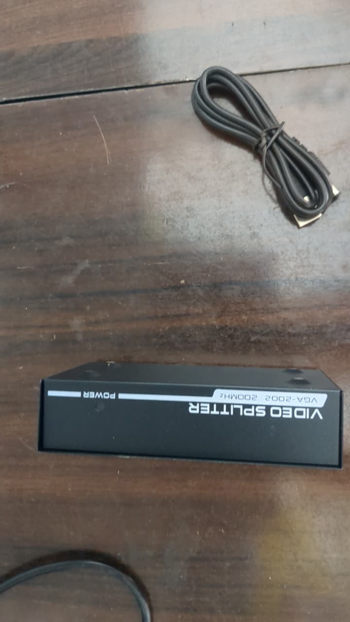 Ad Net 2 Port VGA Splitter 200MHz 1 In 2 Out Video Splitter